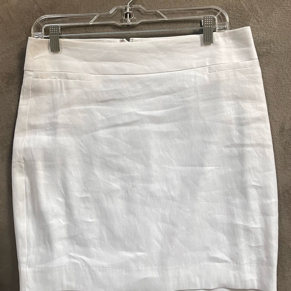 Bebe White Linen Skirt Knee-Length
